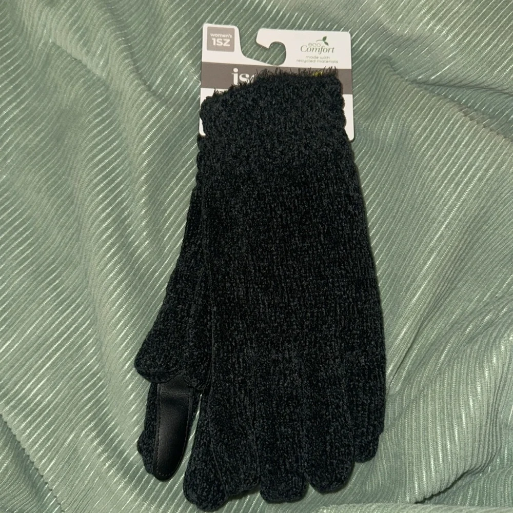 🆕 Isotoner Women's Chenille Cable-Knit Gloves in Black - One Size